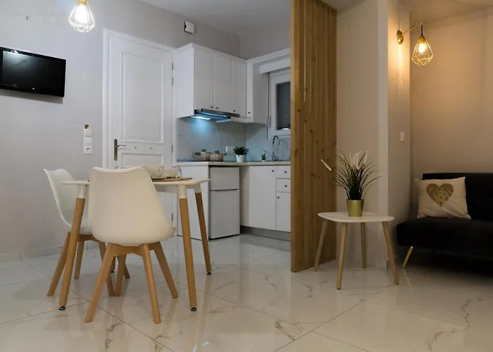 Sunset Brand New Luxury With Pool & Sea View شقة *