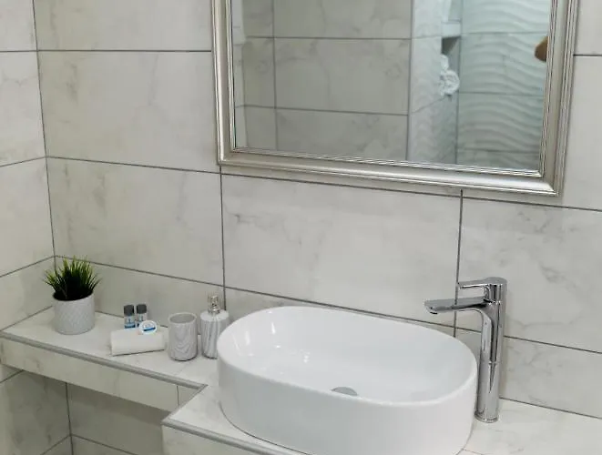 Sunset Brand New Luxury With Pool & Sea View شقة *