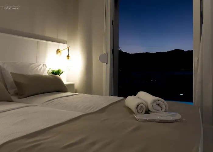 Sunset Brand New Luxury With Pool & Sea View *